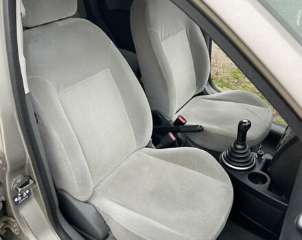 Серый Форд Фиеста, объемом двигателя 1.4 л и пробегом 237 тыс. км за 3500 $, фото 7 на Automoto.ua