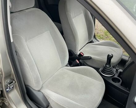 Серый Форд Фиеста, объемом двигателя 1.4 л и пробегом 237 тыс. км за 3500 $, фото 7 на Automoto.ua