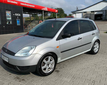 Серый Форд Фиеста, объемом двигателя 1.25 л и пробегом 290 тыс. км за 3600 $, фото 1 на Automoto.ua