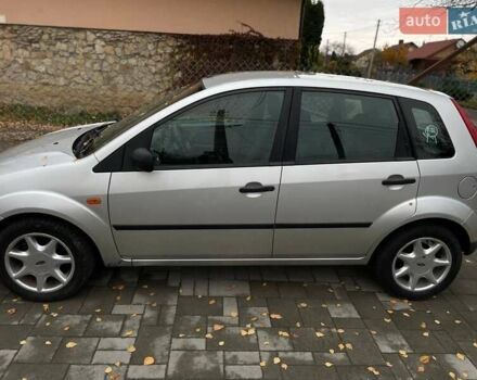 Сірий Форд Фієста, об'ємом двигуна 1.3 л та пробігом 187 тис. км за 3400 $, фото 4 на Automoto.ua