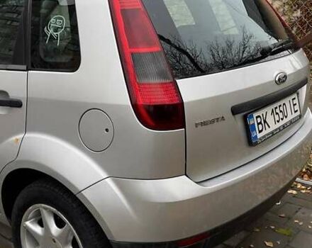 Сірий Форд Фієста, об'ємом двигуна 1.3 л та пробігом 187 тис. км за 3400 $, фото 6 на Automoto.ua
