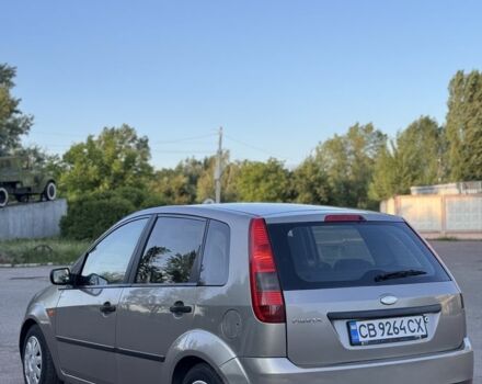 Серый Форд Фиеста, объемом двигателя 1.3 л и пробегом 303 тыс. км за 2650 $, фото 4 на Automoto.ua