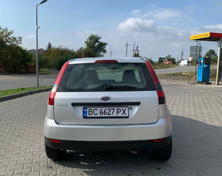 Серый Форд Фиеста, объемом двигателя 1.25 л и пробегом 290 тыс. км за 3600 $, фото 3 на Automoto.ua