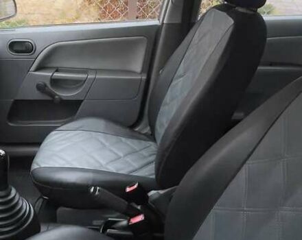 Сірий Форд Фієста, об'ємом двигуна 1.3 л та пробігом 187 тис. км за 3400 $, фото 9 на Automoto.ua