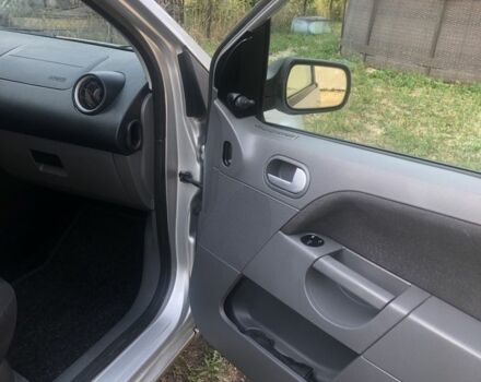 Серый Форд Фиеста, объемом двигателя 1.4 л и пробегом 174 тыс. км за 3500 $, фото 7 на Automoto.ua