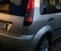 Серый Форд Фиеста, объемом двигателя 1.39 л и пробегом 257 тыс. км за 3200 $, фото 5 на Automoto.ua