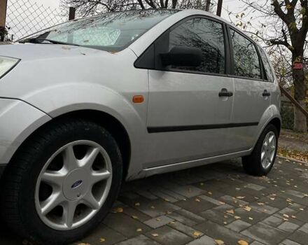 Сірий Форд Фієста, об'ємом двигуна 1.3 л та пробігом 187 тис. км за 3400 $, фото 2 на Automoto.ua