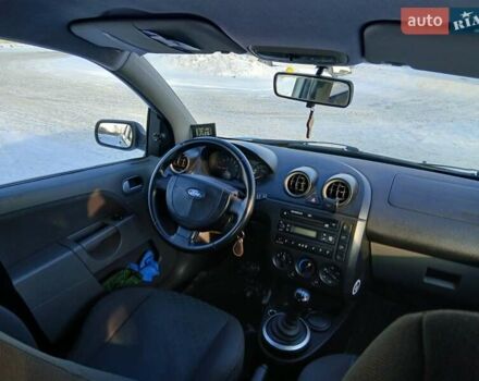 Сірий Форд Фієста, об'ємом двигуна 1.4 л та пробігом 190 тис. км за 3300 $, фото 9 на Automoto.ua