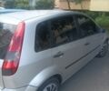 Серый Форд Фиеста, объемом двигателя 1.3 л и пробегом 270 тыс. км за 3500 $, фото 2 на Automoto.ua