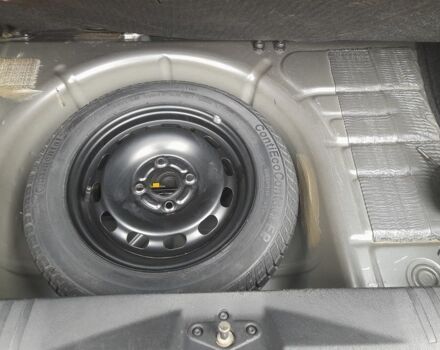 Серый Форд Фиеста, объемом двигателя 1.4 л и пробегом 150 тыс. км за 3900 $, фото 14 на Automoto.ua