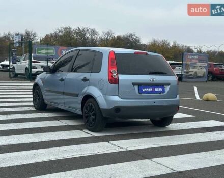 Серый Форд Фиеста, объемом двигателя 1.4 л и пробегом 298 тыс. км за 3850 $, фото 6 на Automoto.ua