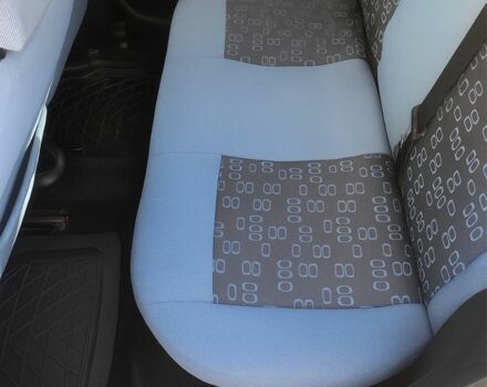 Серый Форд Фиеста, объемом двигателя 1.4 л и пробегом 250 тыс. км за 2800 $, фото 7 на Automoto.ua