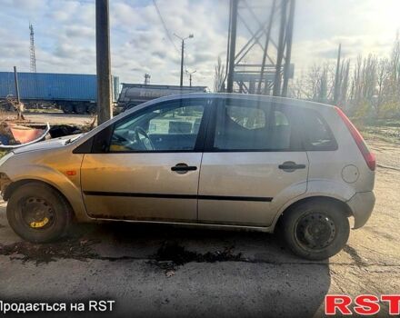 Серый Форд Фиеста, объемом двигателя 1.4 л и пробегом 254 тыс. км за 999 $, фото 5 на Automoto.ua