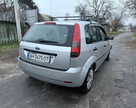 Серый Форд Фиеста, объемом двигателя 1.4 л и пробегом 190 тыс. км за 3700 $, фото 5 на Automoto.ua
