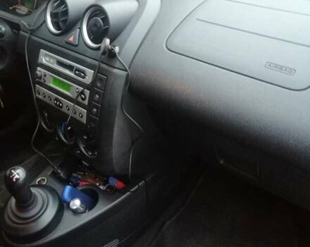 Сірий Форд Фієста, об'ємом двигуна 1.4 л та пробігом 200 тис. км за 4450 $, фото 15 на Automoto.ua