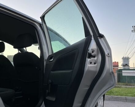 Сірий Форд Фієста, об'ємом двигуна 1.4 л та пробігом 182 тис. км за 4200 $, фото 18 на Automoto.ua