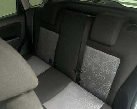 Серый Форд Фиеста, объемом двигателя 1.4 л и пробегом 298 тыс. км за 3850 $, фото 13 на Automoto.ua