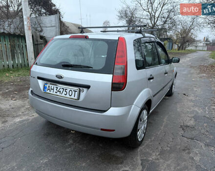 Серый Форд Фиеста, объемом двигателя 0 л и пробегом 190 тыс. км за 3700 $, фото 7 на Automoto.ua