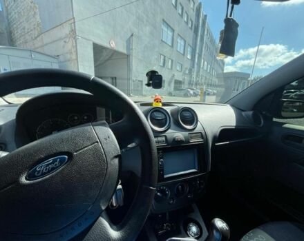 Серый Форд Фиеста, объемом двигателя 1.4 л и пробегом 298 тыс. км за 3800 $, фото 4 на Automoto.ua