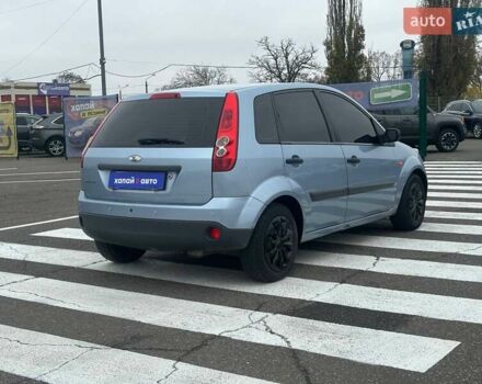 Серый Форд Фиеста, объемом двигателя 1.4 л и пробегом 298 тыс. км за 3850 $, фото 4 на Automoto.ua