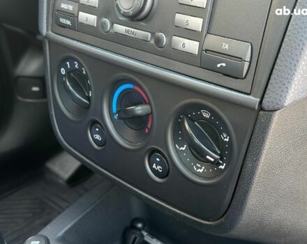 Сірий Форд Фієста, об'ємом двигуна 1.4 л та пробігом 214 тис. км за 4490 $, фото 21 на Automoto.ua