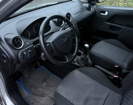 Серый Форд Фиеста, объемом двигателя 0 л и пробегом 190 тыс. км за 3700 $, фото 12 на Automoto.ua