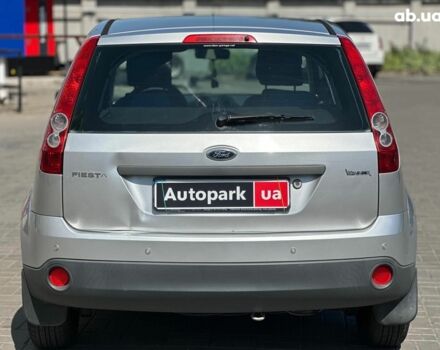 Сірий Форд Фієста, об'ємом двигуна 1.4 л та пробігом 214 тис. км за 4490 $, фото 5 на Automoto.ua