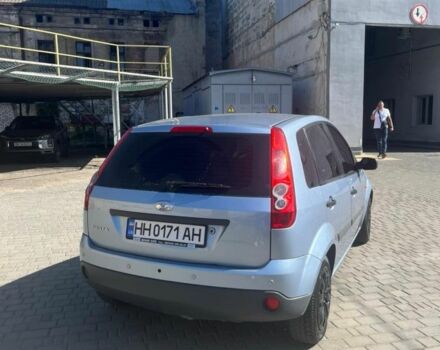 Серый Форд Фиеста, объемом двигателя 1.4 л и пробегом 298 тыс. км за 3800 $, фото 1 на Automoto.ua