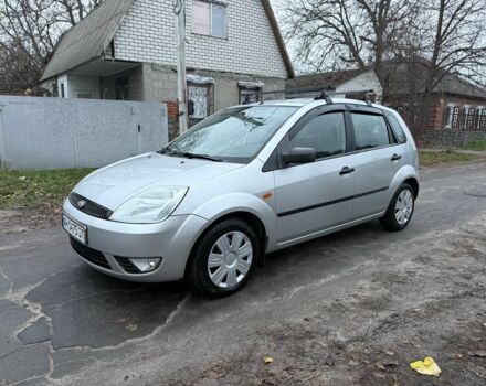 Серый Форд Фиеста, объемом двигателя 1.4 л и пробегом 190 тыс. км за 3700 $, фото 1 на Automoto.ua