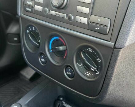 Сірий Форд Фієста, об'ємом двигуна 1.4 л та пробігом 214 тис. км за 3890 $, фото 21 на Automoto.ua