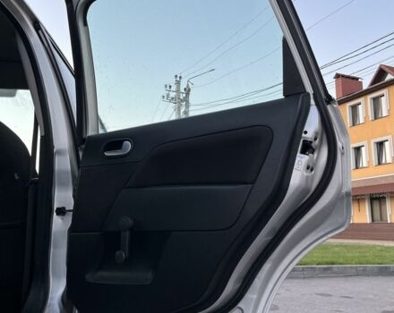 Сірий Форд Фієста, об'ємом двигуна 1.4 л та пробігом 182 тис. км за 4200 $, фото 17 на Automoto.ua