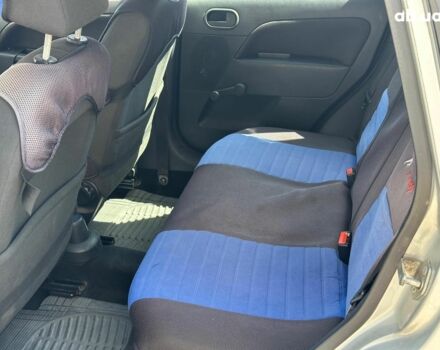 Сірий Форд Фієста, об'ємом двигуна 1.4 л та пробігом 214 тис. км за 4490 $, фото 11 на Automoto.ua