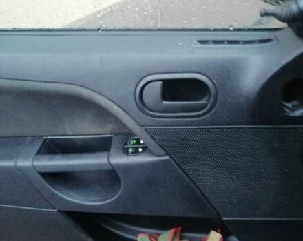 Сірий Форд Фієста, об'ємом двигуна 1.4 л та пробігом 200 тис. км за 4450 $, фото 6 на Automoto.ua