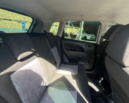 Серый Форд Фиеста, объемом двигателя 1.4 л и пробегом 298 тыс. км за 3800 $, фото 3 на Automoto.ua