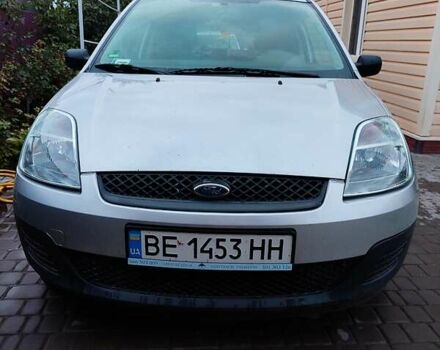 Серый Форд Фиеста, объемом двигателя 0 л и пробегом 141 тыс. км за 3500 $, фото 6 на Automoto.ua