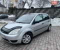 Серый Форд Фиеста, объемом двигателя 1.3 л и пробегом 280 тыс. км за 2950 $, фото 1 на Automoto.ua