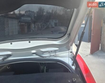 Сірий Форд Фієста, об'ємом двигуна 1.4 л та пробігом 173 тис. км за 4250 $, фото 20 на Automoto.ua