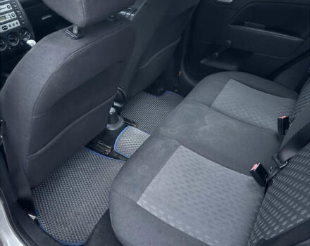 Серый Форд Фиеста, объемом двигателя 0 л и пробегом 190 тыс. км за 3700 $, фото 13 на Automoto.ua