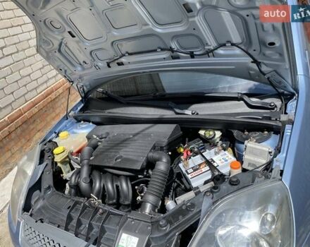 Серый Форд Фиеста, объемом двигателя 1.2 л и пробегом 212 тыс. км за 3800 $, фото 10 на Automoto.ua