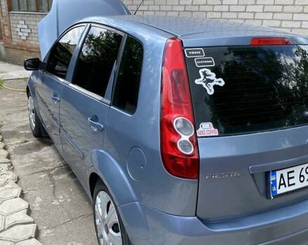 Серый Форд Фиеста, объемом двигателя 1.2 л и пробегом 212 тыс. км за 3800 $, фото 3 на Automoto.ua