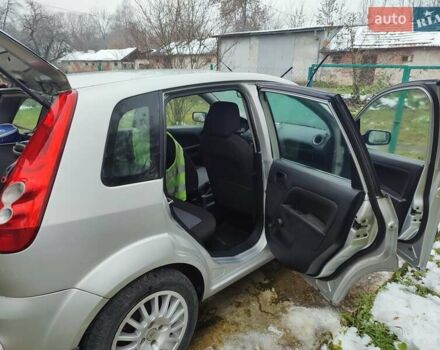 Серый Форд Фиеста, объемом двигателя 1.3 л и пробегом 130 тыс. км за 3900 $, фото 22 на Automoto.ua