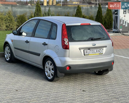 Серый Форд Фиеста, объемом двигателя 1.4 л и пробегом 202 тыс. км за 4850 $, фото 6 на Automoto.ua