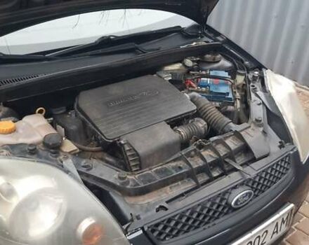 Серый Форд Фиеста, объемом двигателя 1.3 л и пробегом 202 тыс. км за 2800 $, фото 10 на Automoto.ua