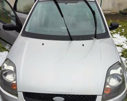 Серый Форд Фиеста, объемом двигателя 1.3 л и пробегом 130 тыс. км за 3900 $, фото 18 на Automoto.ua