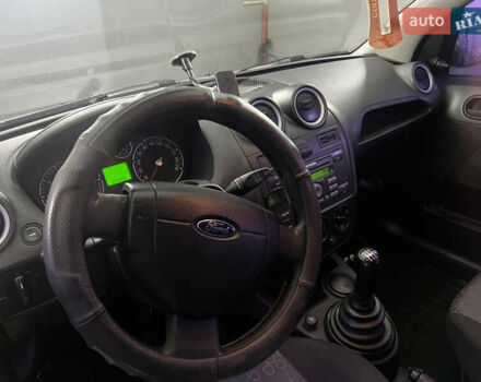 Серый Форд Фиеста, объемом двигателя 1.24 л и пробегом 350 тыс. км за 2999 $, фото 7 на Automoto.ua