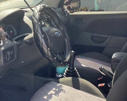 Серый Форд Фиеста, объемом двигателя 1.2 л и пробегом 212 тыс. км за 3800 $, фото 5 на Automoto.ua