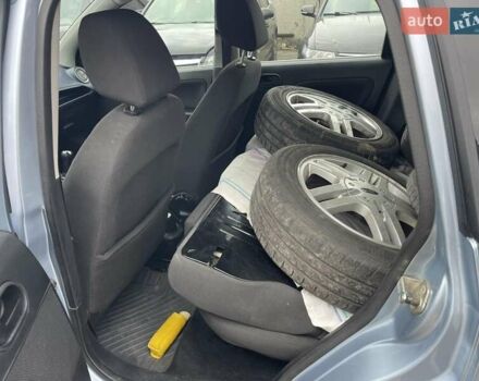 Серый Форд Фиеста, объемом двигателя 1.39 л и пробегом 160 тыс. км за 4200 $, фото 12 на Automoto.ua