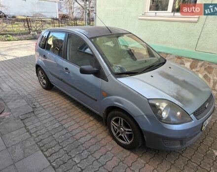 Серый Форд Фиеста, объемом двигателя 1.39 л и пробегом 240 тыс. км за 2200 $, фото 7 на Automoto.ua