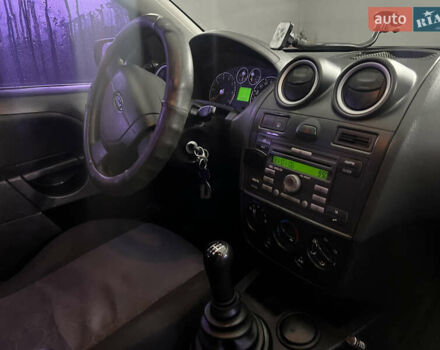 Серый Форд Фиеста, объемом двигателя 1.24 л и пробегом 350 тыс. км за 2999 $, фото 10 на Automoto.ua