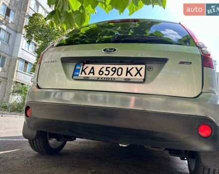 Сірий Форд Фієста, об'ємом двигуна 1.39 л та пробігом 183 тис. км за 5500 $, фото 13 на Automoto.ua